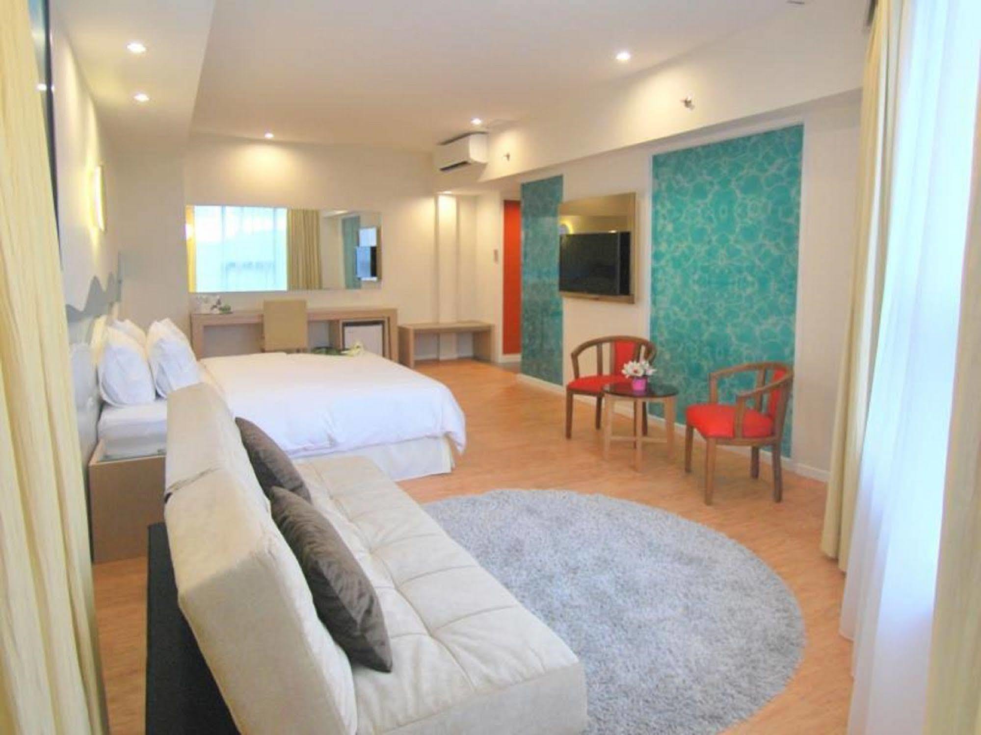 קוטה קינבלו Oceania Hotel מראה חיצוני תמונה